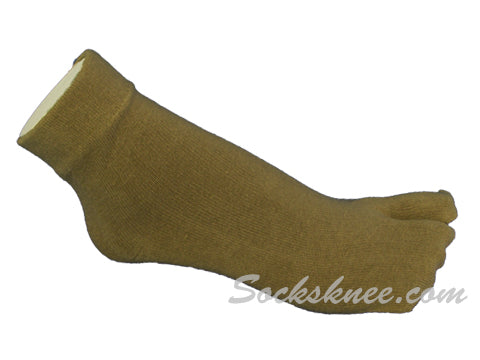 Split Toed Taupe Ankle High Toe Socks